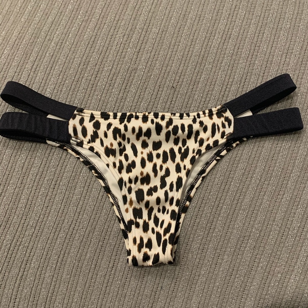 Victoria Secret Cheeky Cheetah Bottoms